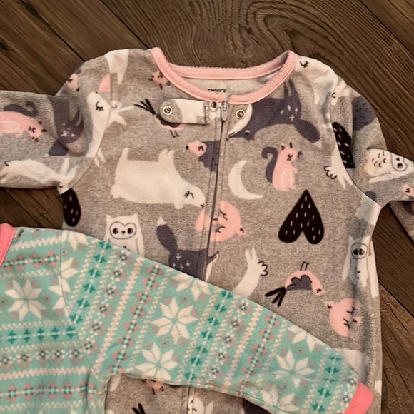 Carters 3T Footed Pajama Bundle - Picture 3 of 5
